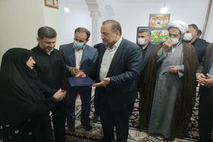 افتخار ما دیدار با خانواده شهداست