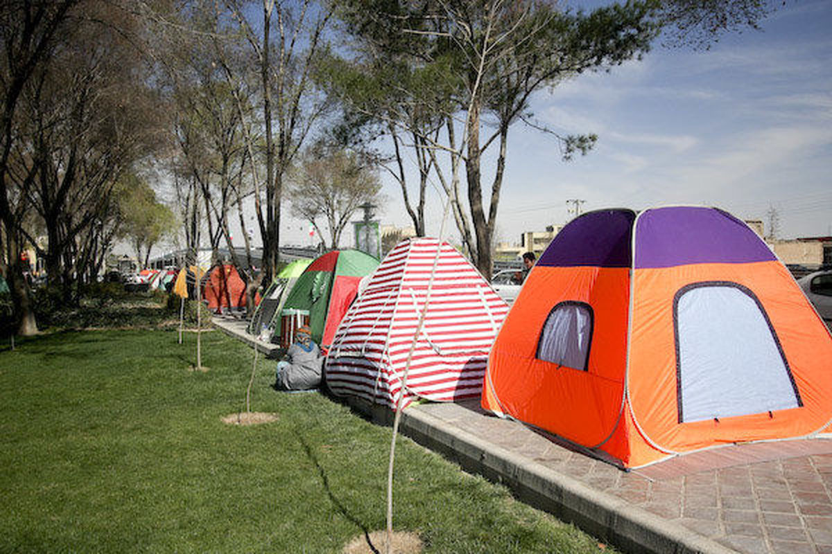 جایگاه نصب چادر مسافران نوروزی در رشت