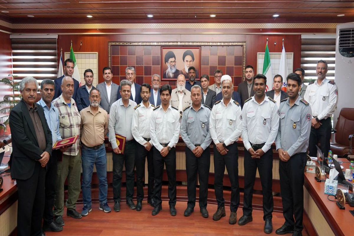 تجلیل از فداکاری نیروهای خدمات شهری 