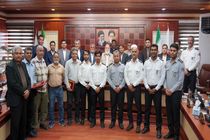 تجلیل از فداکاری نیروهای خدمات شهری در حادثه بندر شهید رجایی