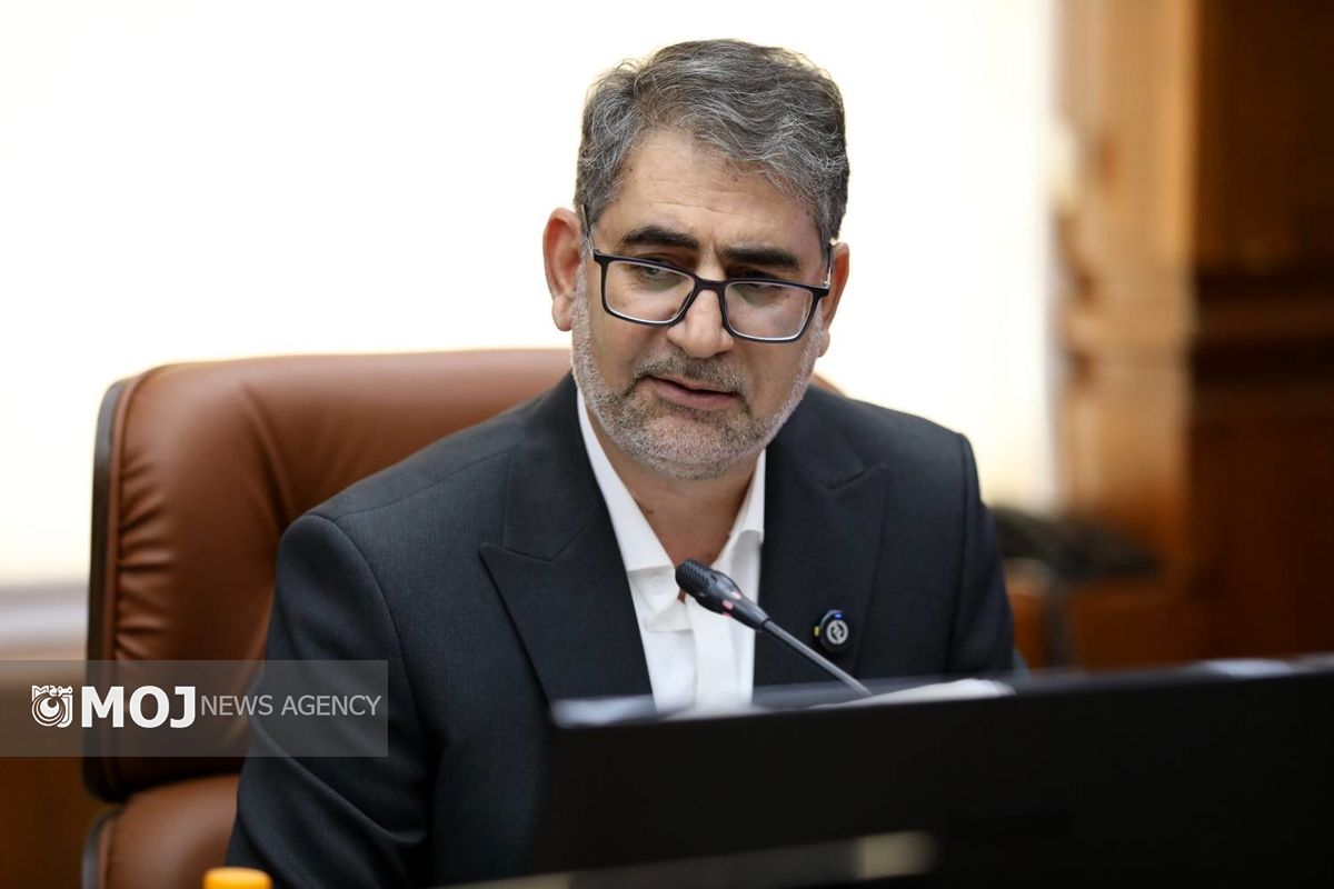 عباس رجائی‌فرد مدیر آموزش و پرورش کیش