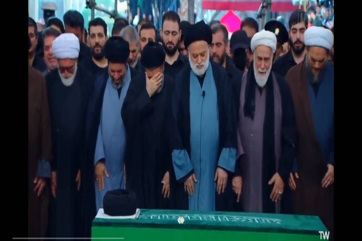 اقامه نماز بر پیکر رهبر شهید در حرم مطهر رضوی