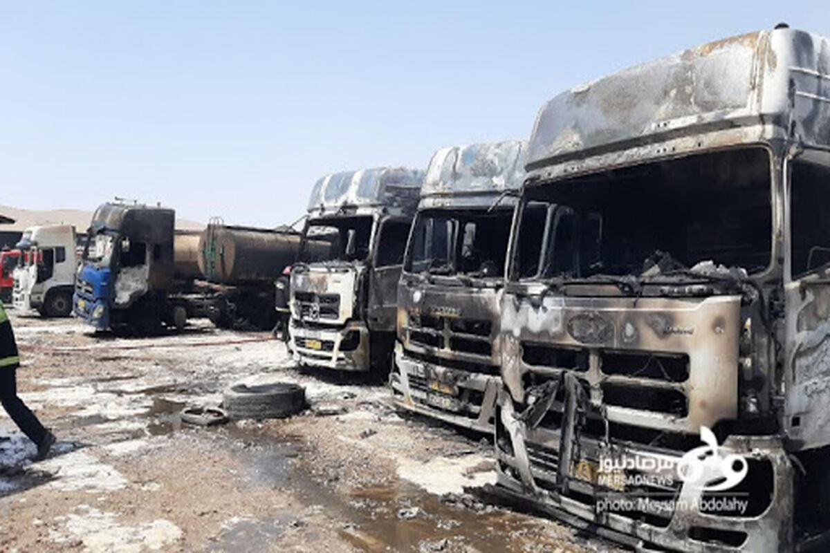 آتش‌سوزی پارکینگ خودروهای سنگین در شهرک دولت‌آباد