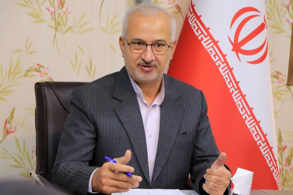 فرهادی+مدیر عامل نمایشگاه شیراز 