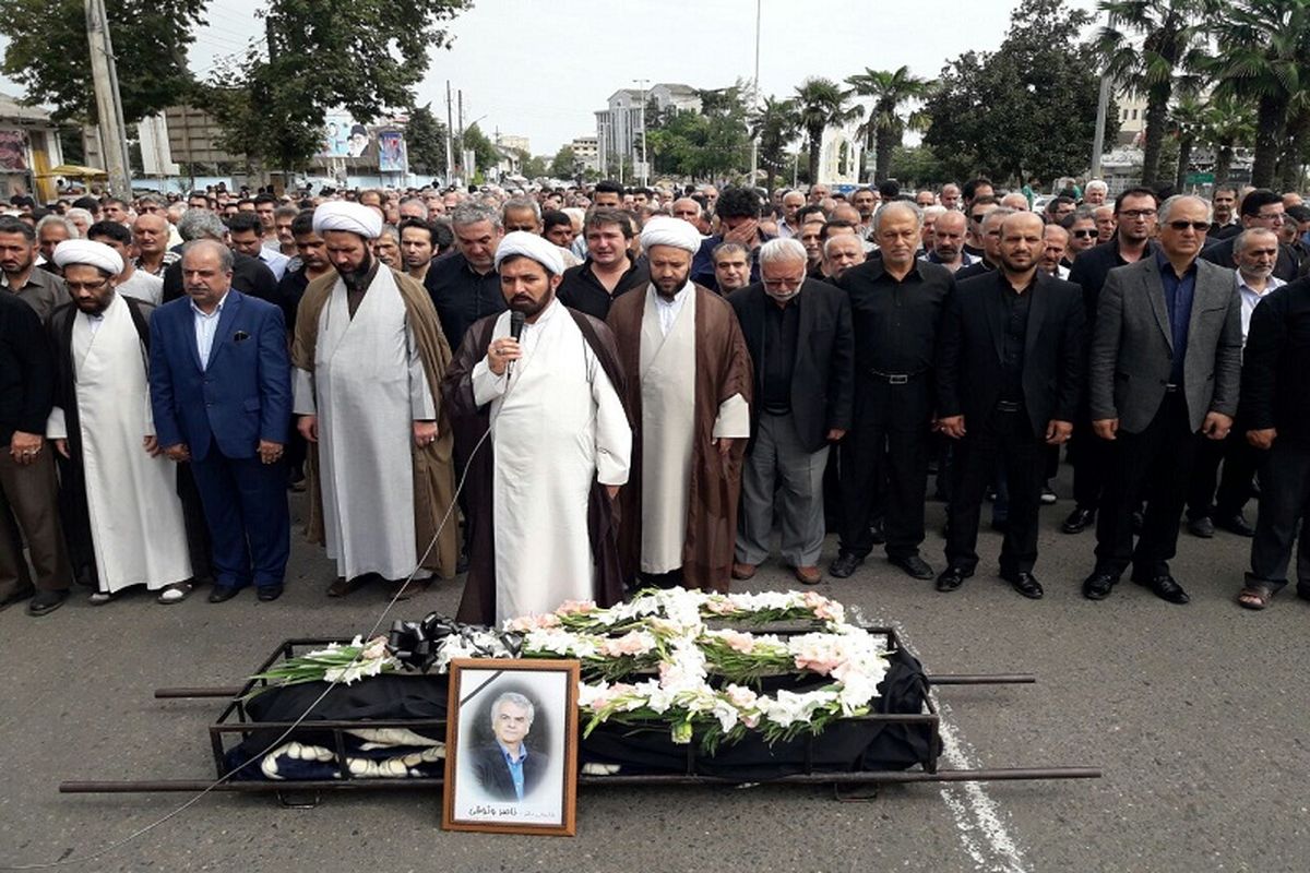 تشییع پیکر پزشک و پیکرتراش آستارایی 