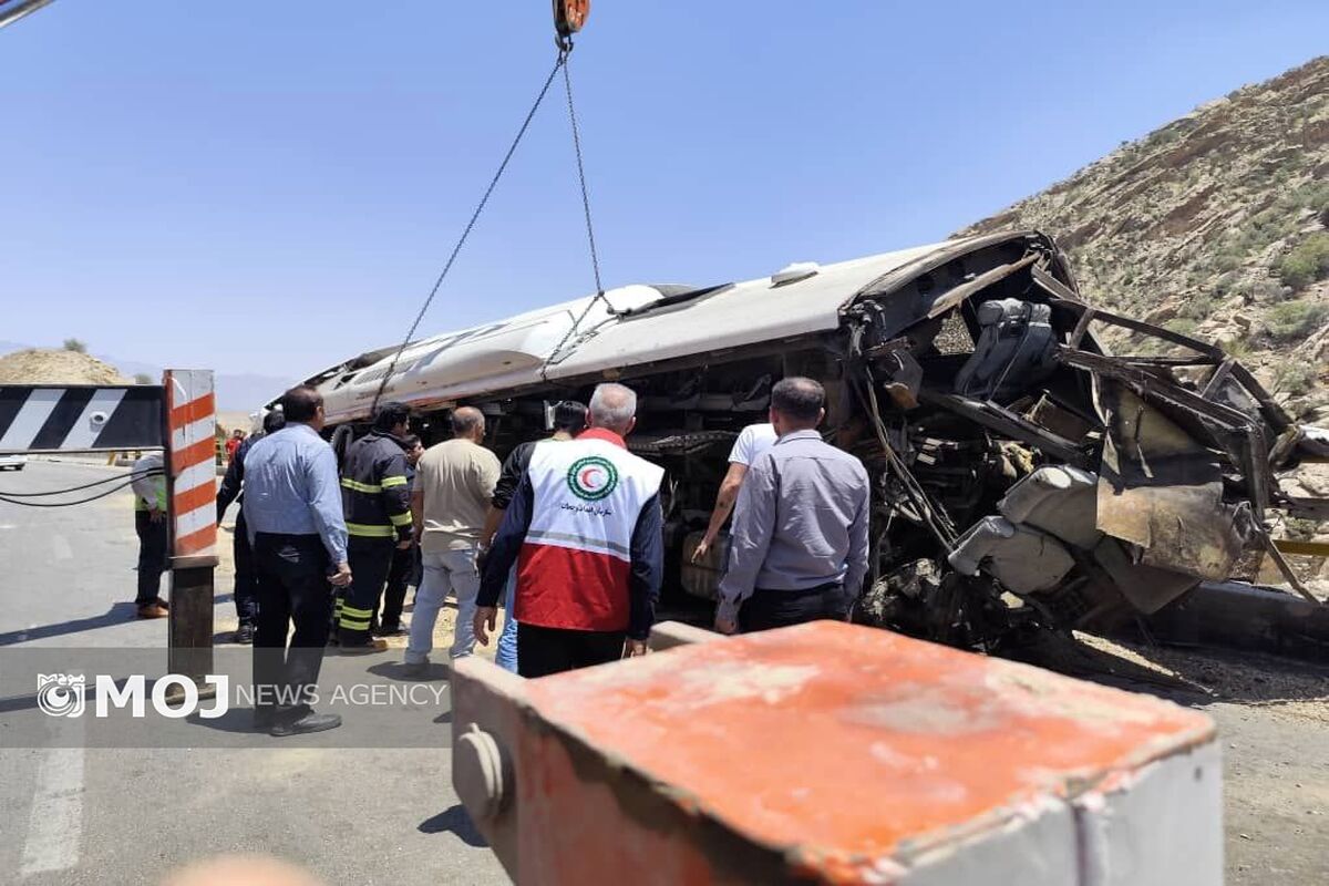 حادثه واژگونی مرگبار در استان فارس