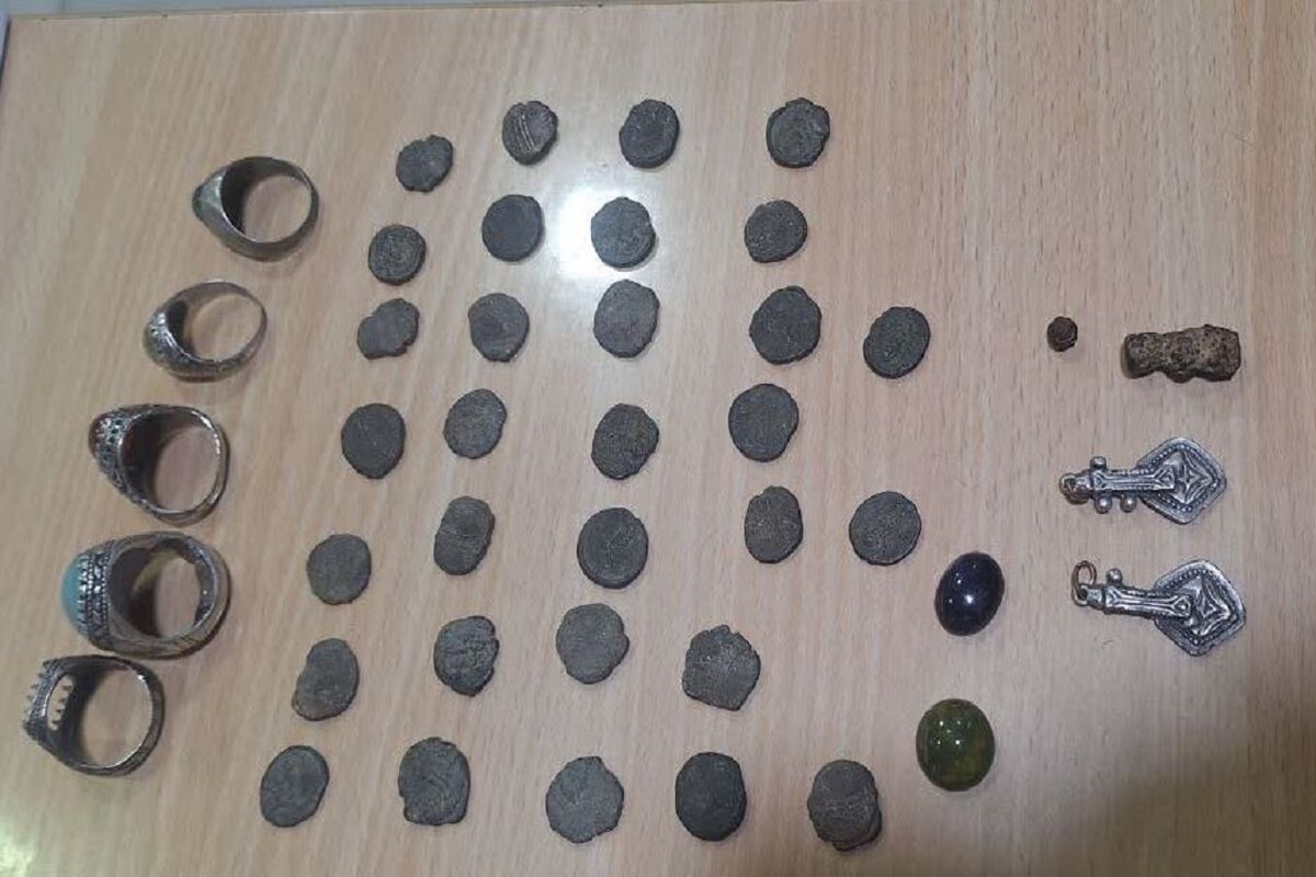 کشف سکه های تاریخی در چالوس