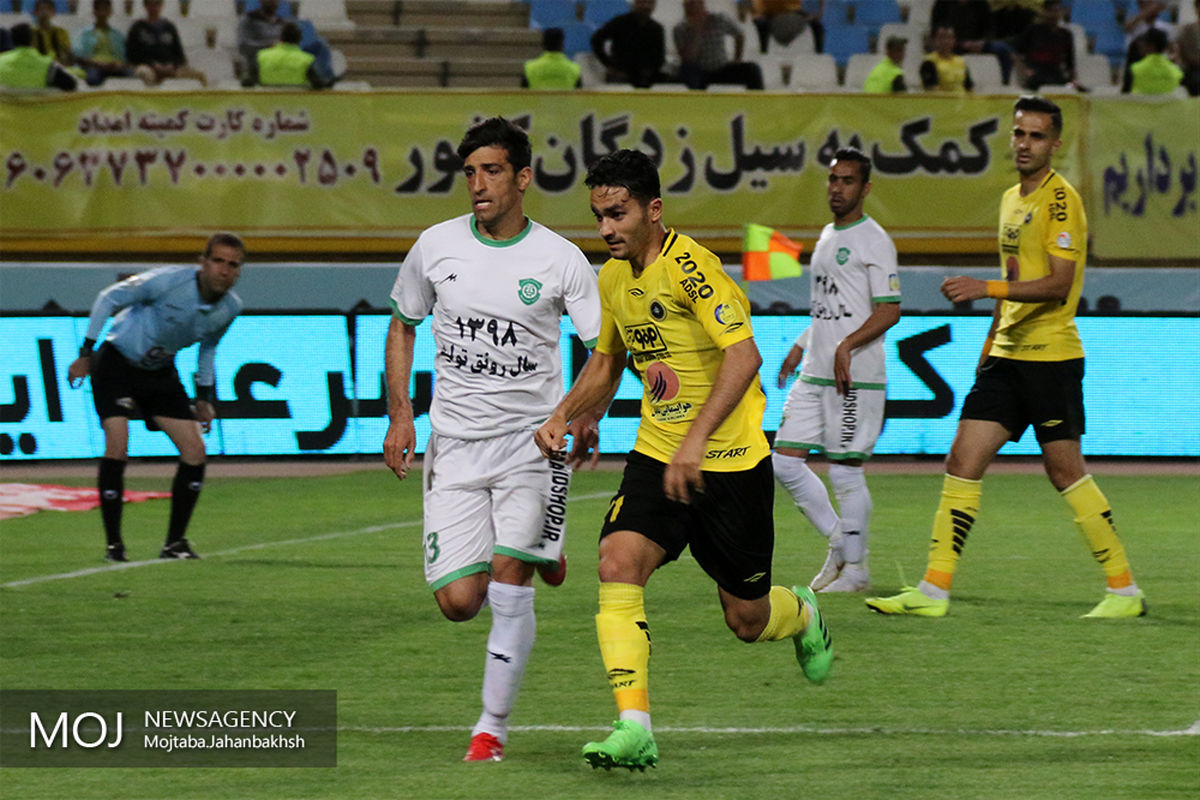 دیدار تیم های فوتبال سپاهان اصفهان و ماشین سازی تبریز
