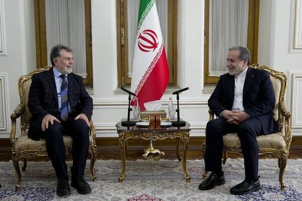 دیدار سفیر ترکیه با عراقچی 