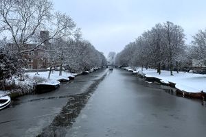 «آمستردام» و «پاریس» در زیر برف و سرما هستد/ زندگی مردم مختل شد