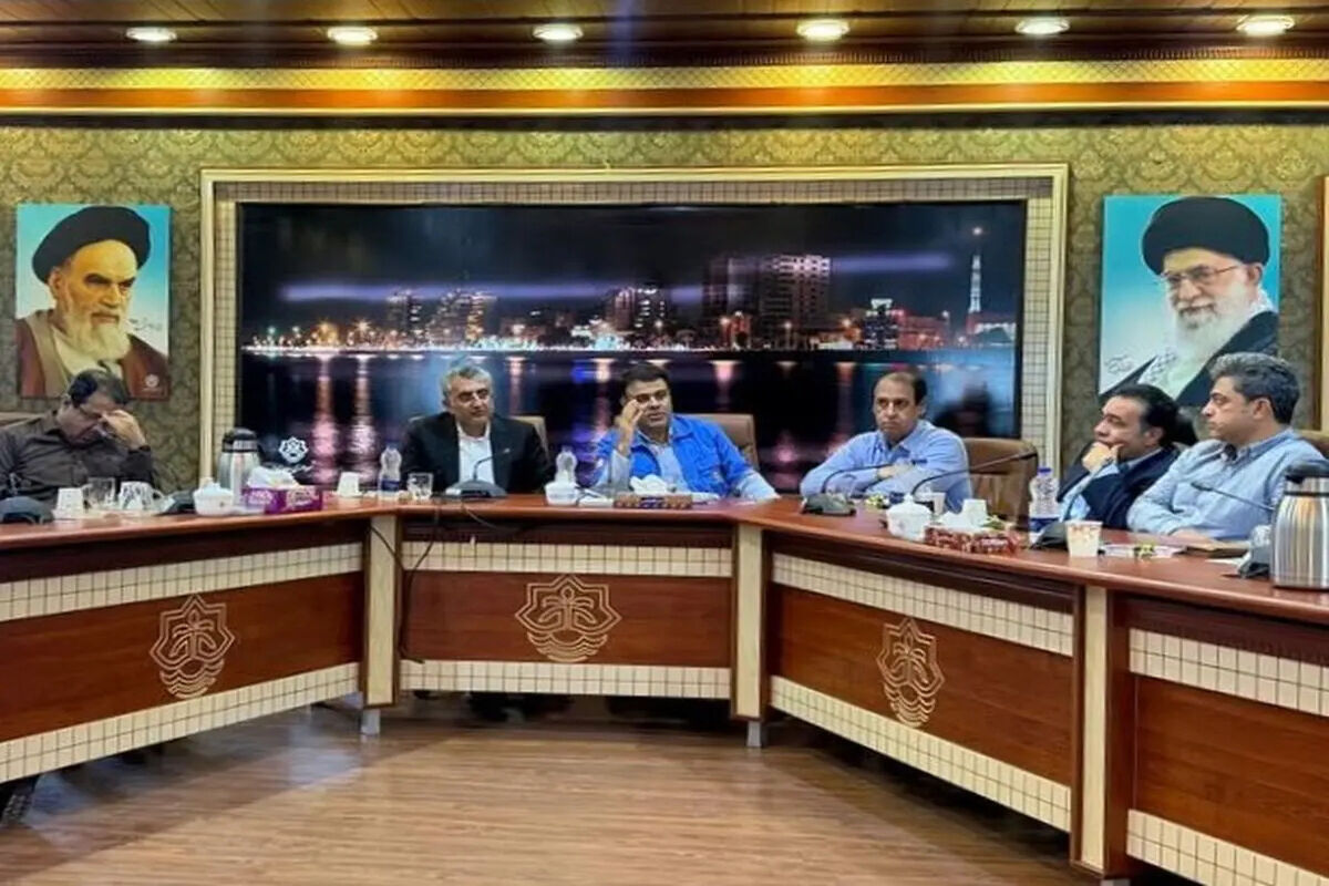 جلسه مدیریت بحران با شهردار بندرعباس