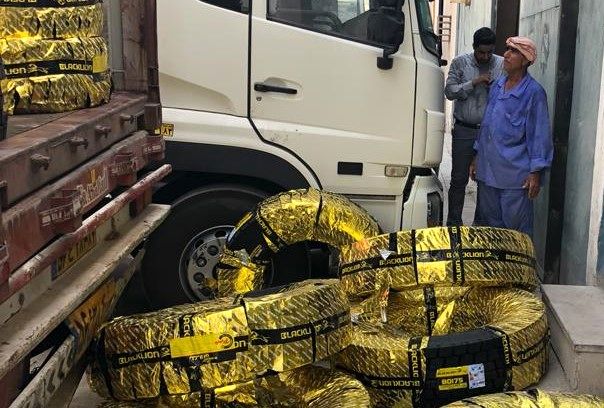 توزیع 35 هزار لاستیک یارانهای در پایانه بار بندرعباس