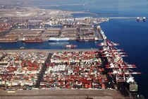 تقویت همکاری‌های لجستیکی ایران و ازبکستان در بندر شهید رجایی