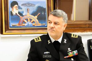 بازدید دریادار خانزادی از ایستگاه اطلاعاتی نیروی دریایی ارتش