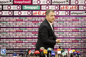 اسکوچیچ مقابل عراق روی نیمکت می‌نشیند