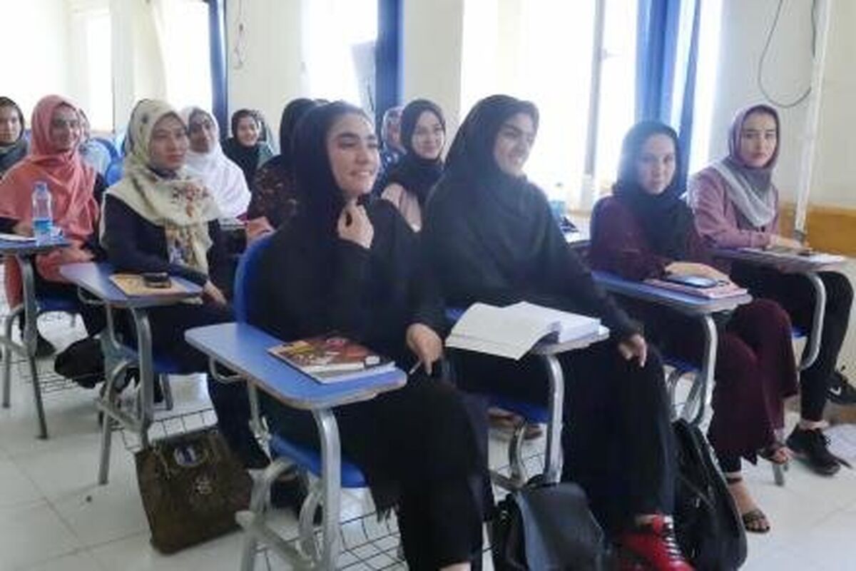 دانش آموز افغانستانی