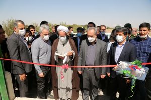 بهره برداری از زمین چمن روستای علی آباد انقلاب با حضور استاندار قم