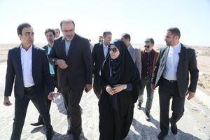 وزیر راه و شهرسازی از پروژه قطار سریع‌السیر اصفهان بازدید کرد