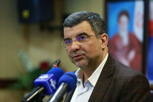 اکثر پزشکانی که در صدا و سیما حضور پیدا می‌کنند در سطح متوسط هستند