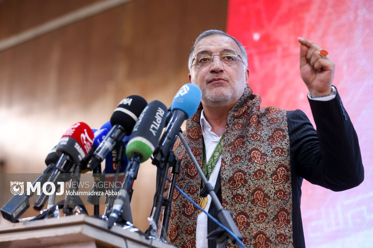 سخنرانی انتخاباتی علیرضا زاکانی در سالن حجاب تهران