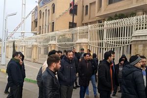  نپرداختن حقوق زحمت کشانی که کسی صدایشان را نمی شنود!!