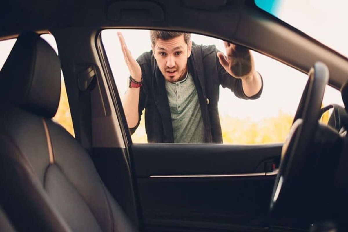 باز کردن در ماشین