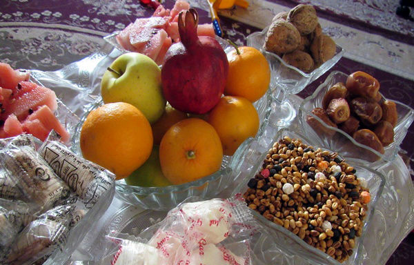 نیکوکاران گیلانی شادی شب یلدا را با نیازمندان تقسیم میکنند
