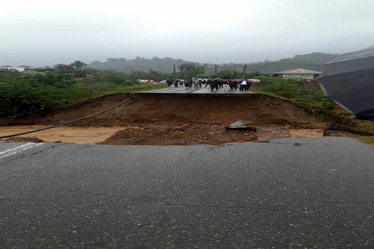 پل گشترودخان براثر بارندگی شدید ریخت