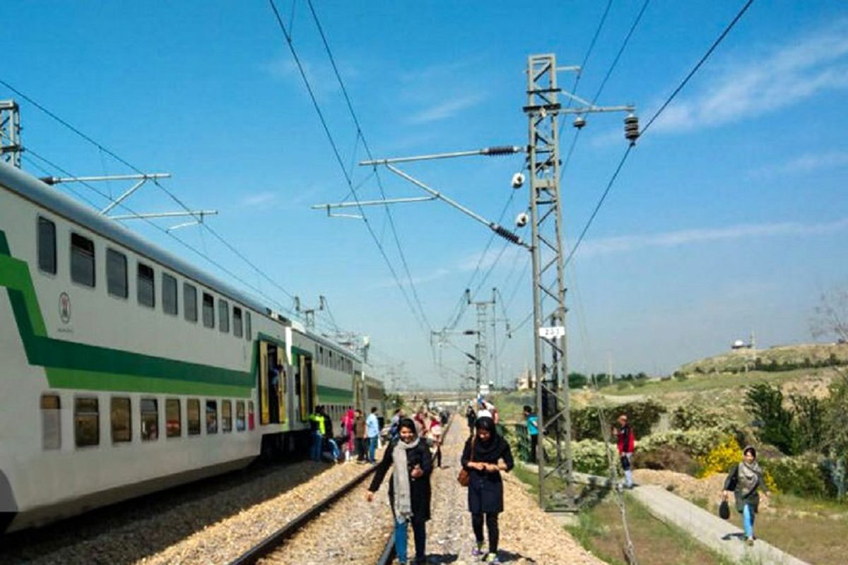 مترو کرج ـ تهران از ریل خارج شد