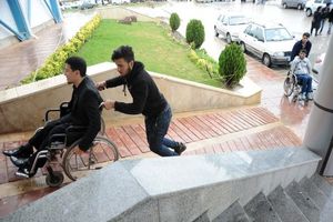 مناسب سازی اماکن عمومی قشم جهت تردد معلولین 