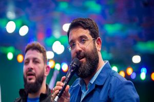 رونمایی از اثر جدید ابوذر روحی با عنوان «ای رفیق قدیمی اباعبدالله پرچمت بالا»