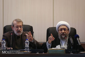 اختلاف نظر برادران لاریجانی درباره پالرمو