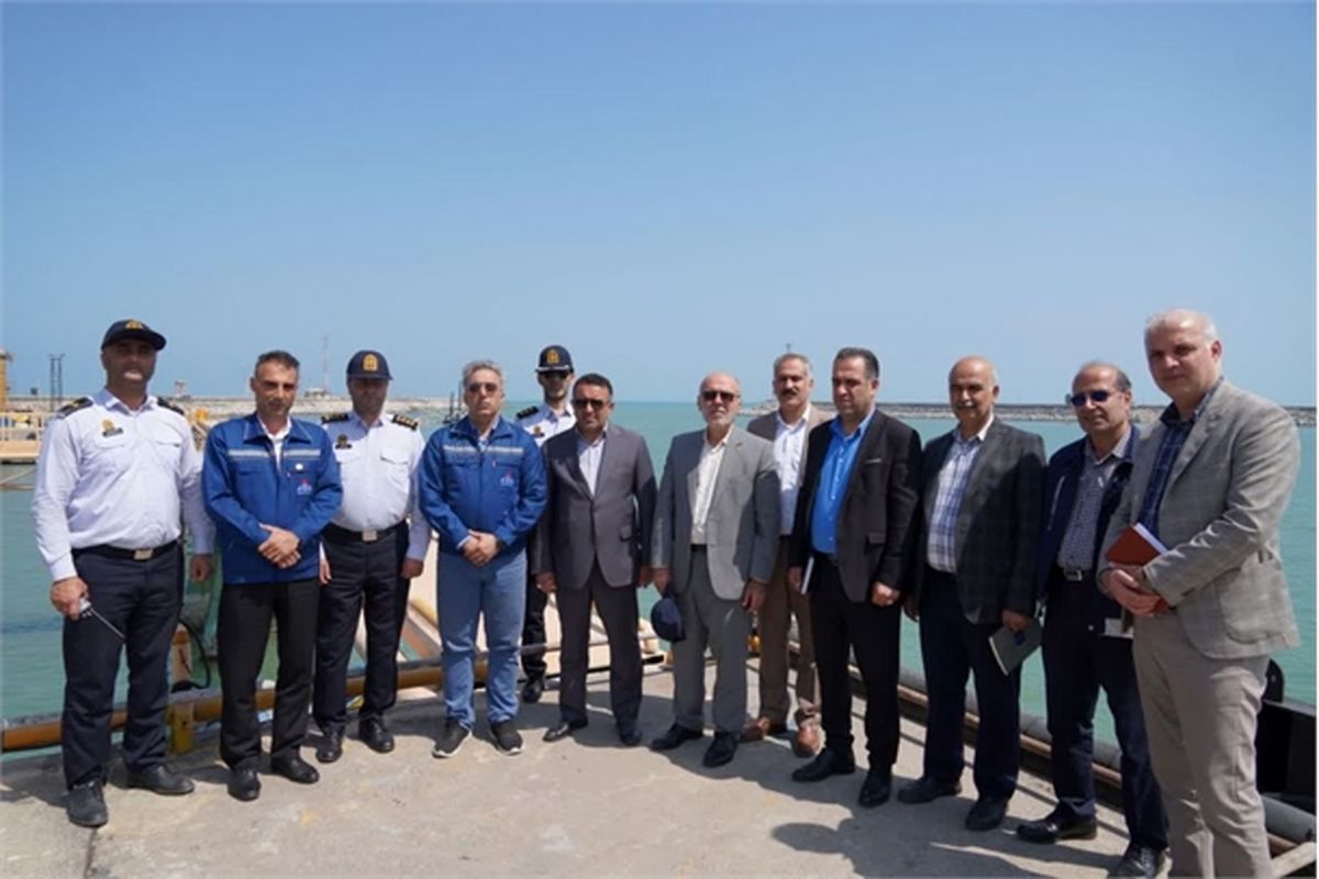 بازدید نایب رئیس کمیسیون انرژی مجلس از بندر نوشهر