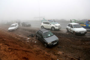 تصادف زنجیره ای ۲۰ دستگاه خودرو در کمربندی شمالی اراک