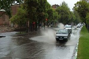احتمال جاری شدن سیلاب و سقوط بهمن در نقاط برفگیر استان اصفهان