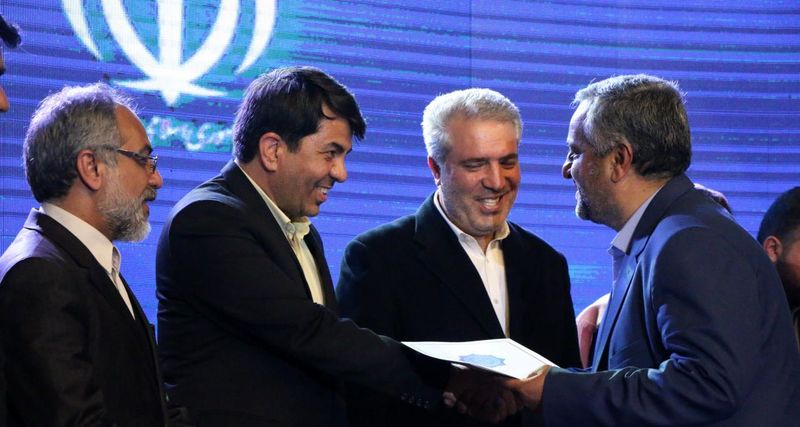 استاندار یزد از فرماندار شهرستان میبد تقدیر کرد