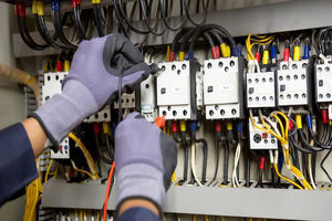 انتقاد مدیر کل صمت گیلان از افزایش ۹۰۰ درصدی بهای برق واحدهای صنعتی