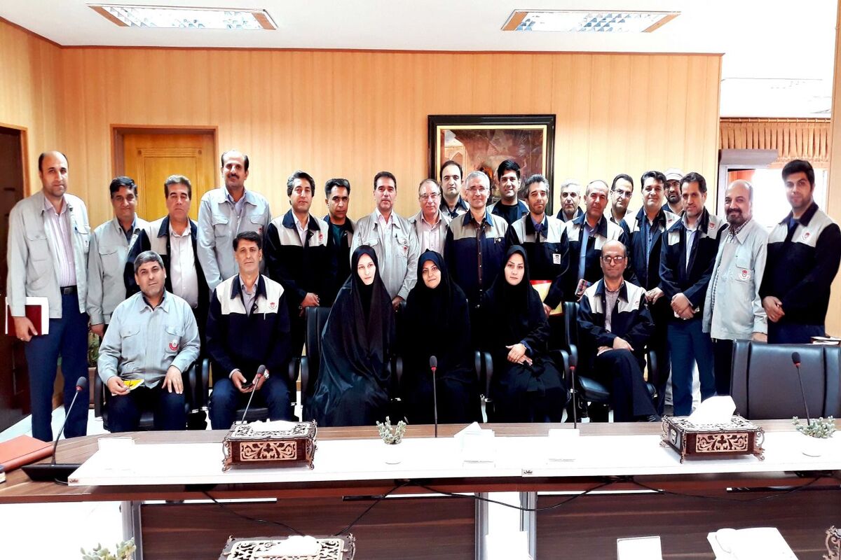 کارکنان مدیریت روابط عمومی شرکت ذوب آهن
