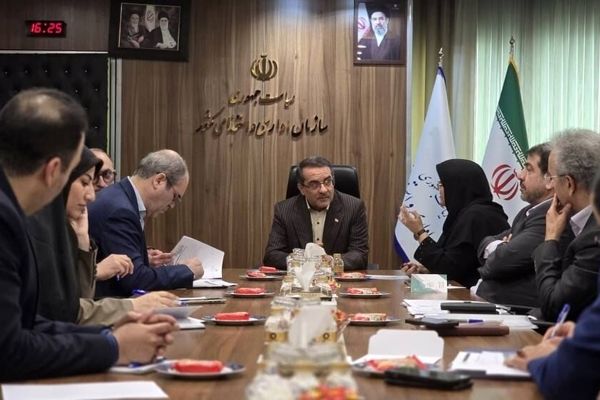 معاون رئیس‌جمهور بر اولویت عدالت و کرامت مردم در دولت تاکید کرد