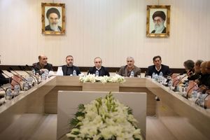 واردات نهاده‌ها و هوشمندسازی عرضه مرغ در اولویت قرارگاه اقتصادی است