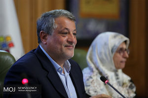 کرسی های آزاد اندیشی در الزامی بودم حجاب راهگشاست/ در برخورد با مخالفان حجاب اجباری قانون رعایت شود