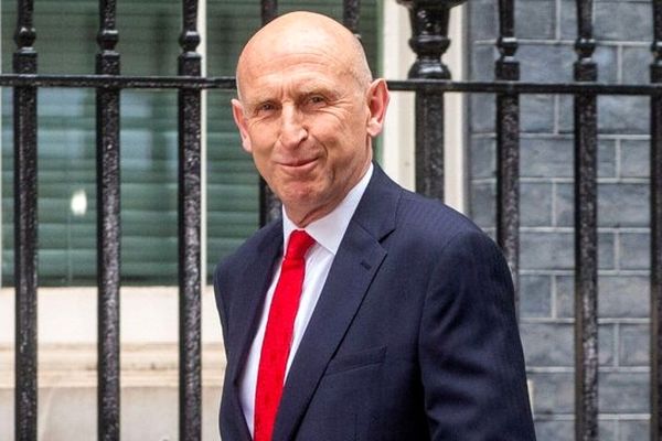 انگلیس به آمریکا در توقیف نفتکش روسی کمک کرد